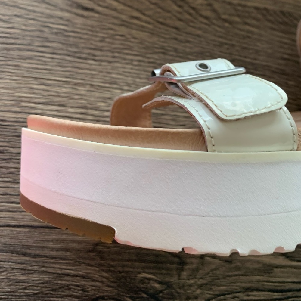 🔥 Ugg treadlite cream platform wedge sandals women’s size 7.5 mint condition - Picture 7 of 12